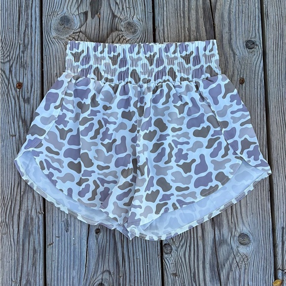 BRAND NEW Boutique Duck-Camo Athletic Shorts - Picture 4 of 4
